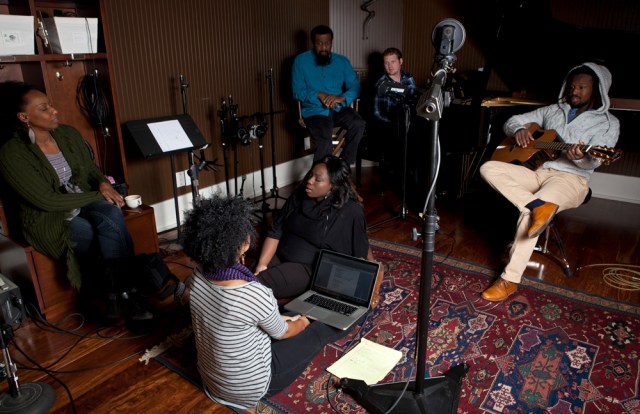 foreverJONES - group - studio_20130320